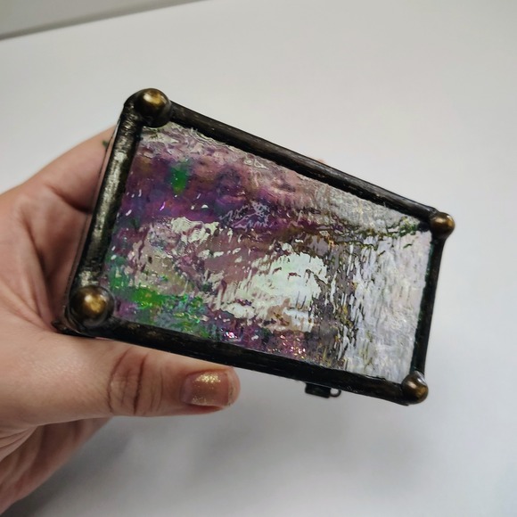 Vintage Art Glass Purple Iridescent Trinket Jewelry Box With Metal‎ Clef Music - Picture 9 of 12